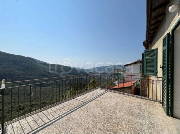 casa indipendente in vendita a Chiusanico