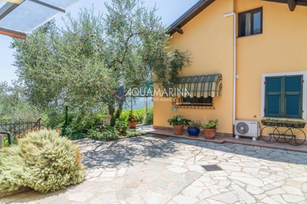 casa indipendente in vendita a Chiusanico