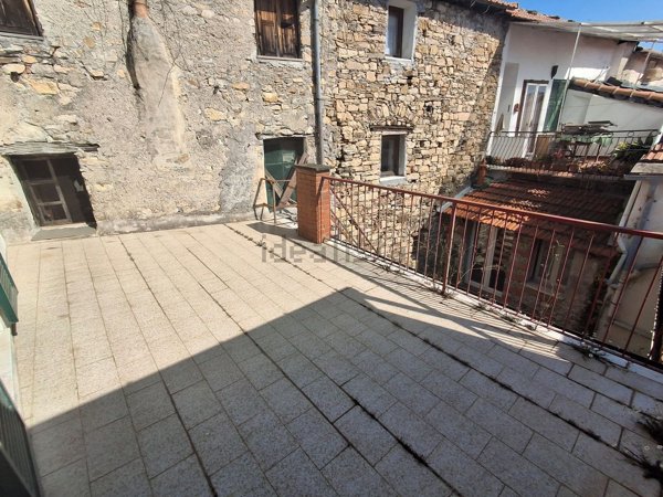 appartamento in vendita a Chiusanico in zona Gazzelli