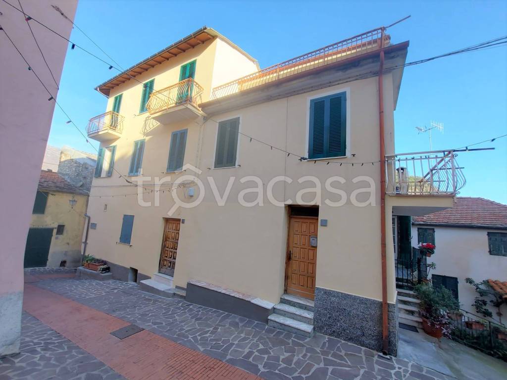 casa indipendente in vendita a Chiusanico in zona Gazzelli