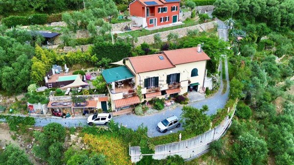 casa indipendente in vendita a Chiusanico