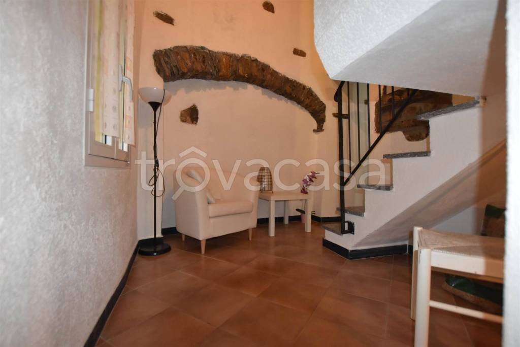 appartamento in vendita a Chiusavecchia in zona Sarola