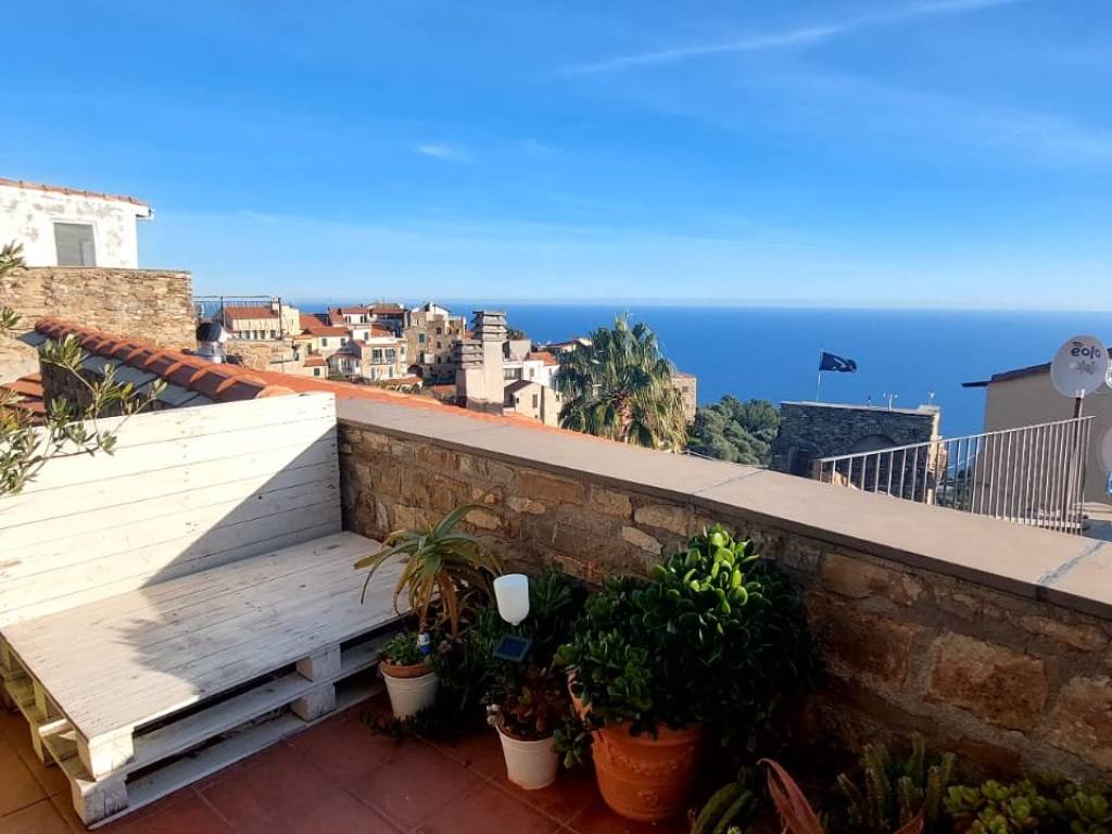 casa indipendente in vendita a Cipressa