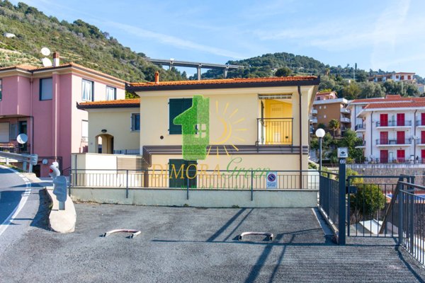 appartamento in vendita a Cipressa