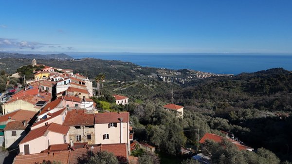appartamento in vendita a Cipressa in zona Lingueglietta