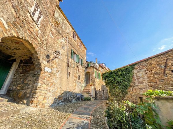 appartamento in vendita a Cipressa in zona Lingueglietta