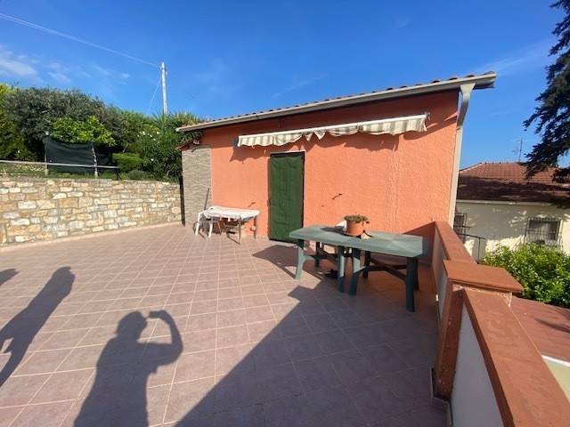 casa indipendente in vendita a Cipressa