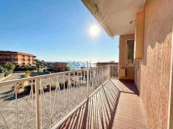 appartamento in vendita a Cipressa in zona Aregai