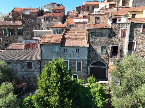 casa indipendente in vendita a Cipressa in zona Lingueglietta