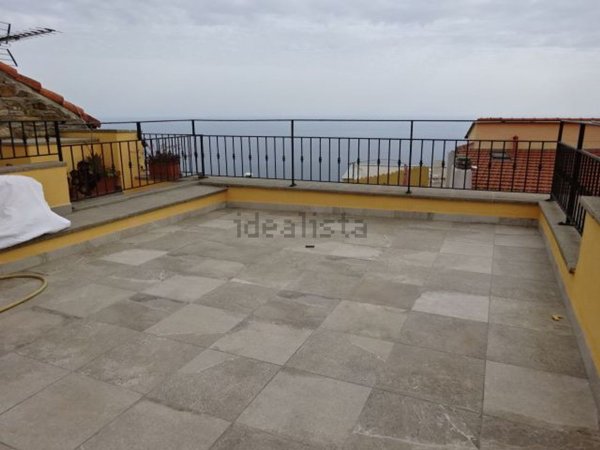 appartamento in vendita a Cipressa