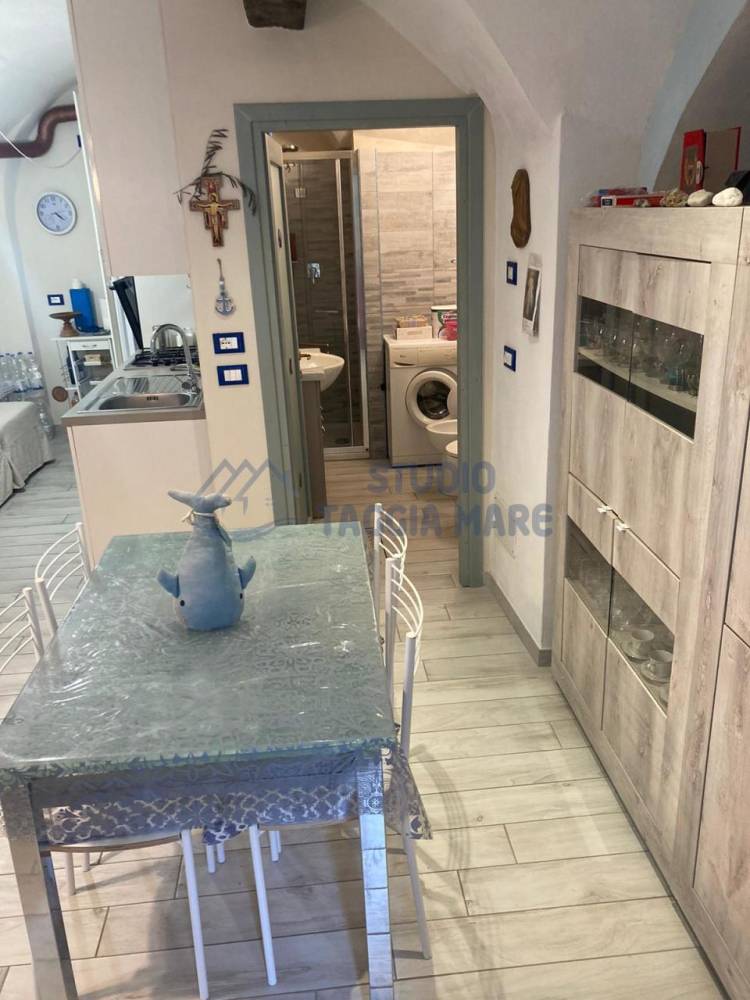 appartamento in vendita a Cipressa in zona Lingueglietta