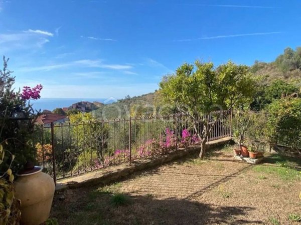 appartamento in vendita a Cipressa
