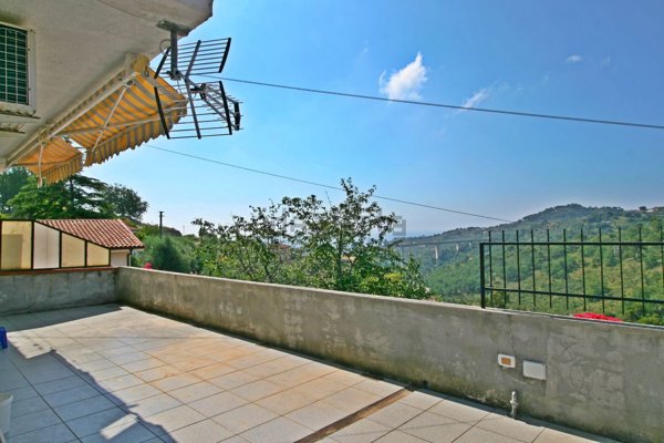appartamento in vendita a Cipressa