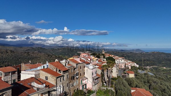 appartamento in vendita a Cipressa in zona Lingueglietta