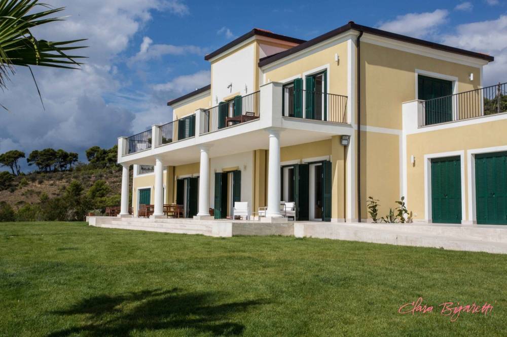 casa indipendente in vendita a Cipressa