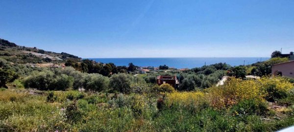 appartamento in vendita a Cipressa in zona Piani di Cipressa