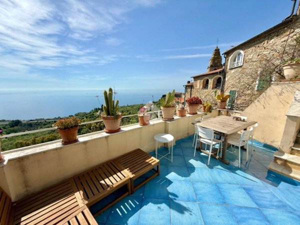 casa indipendente in vendita a Cipressa