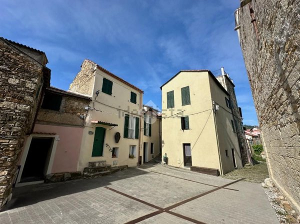 quadrivano in vendita a Cipressa in zona Lingueglietta