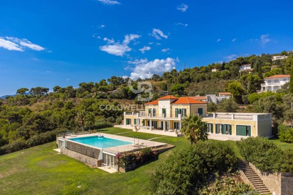 casa indipendente in vendita a Cipressa
