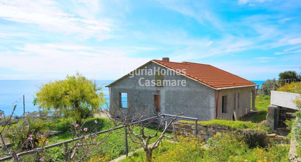 casa indipendente in vendita a Cipressa in zona Aregai