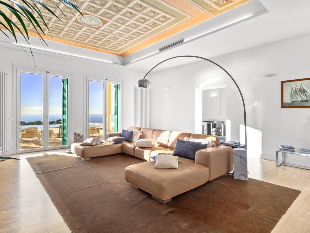casa indipendente in vendita a Cipressa