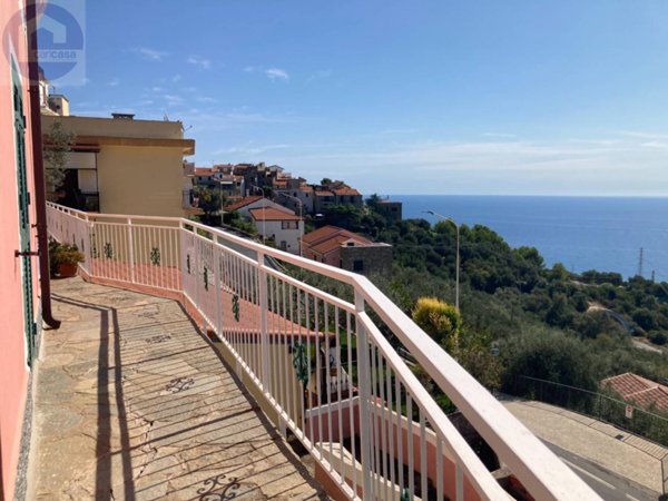 casa indipendente in vendita a Cipressa