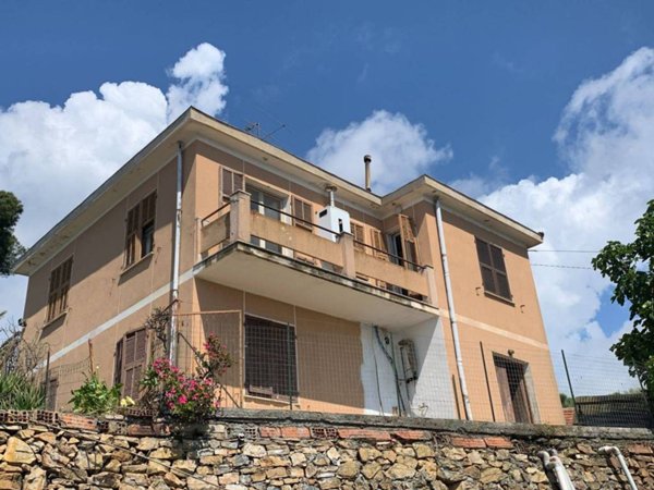 casa indipendente in vendita a Cipressa