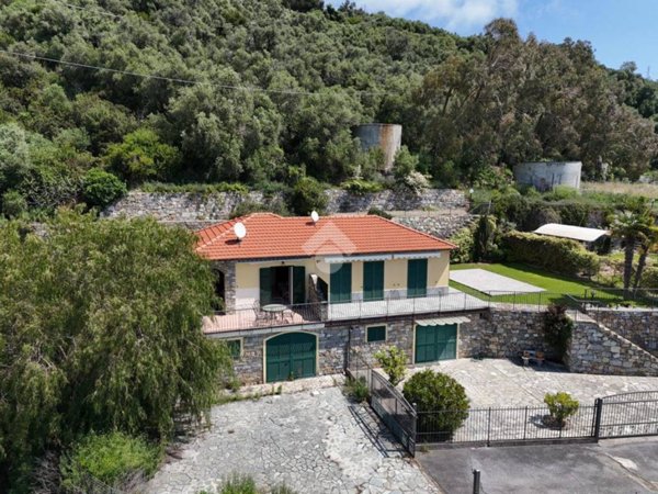 casa indipendente in vendita a Cipressa