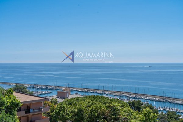 appartamento in vendita a Cipressa