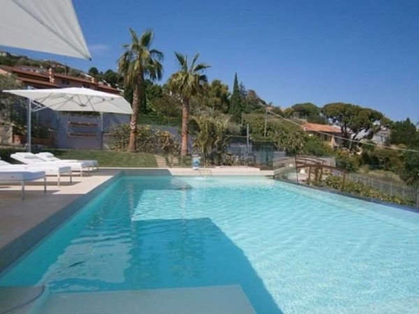 appartamento in vendita a Cipressa