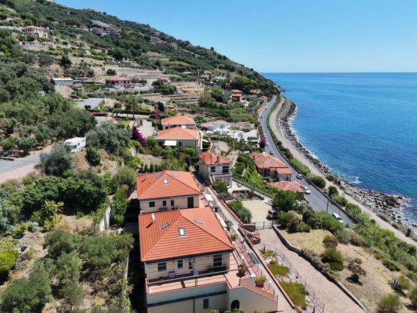 appartamento in vendita a Cipressa