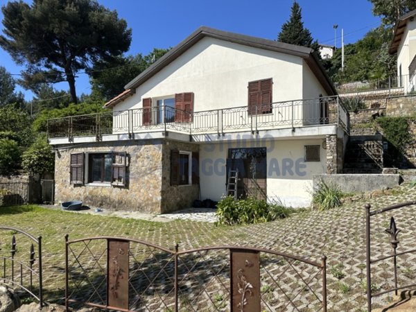 casa indipendente in vendita a Cipressa