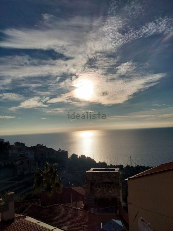 esavano in vendita a Cipressa