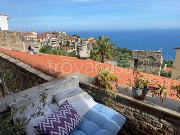 casa indipendente in vendita a Cipressa