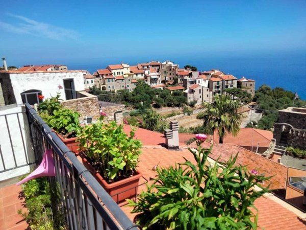 casa indipendente in vendita a Cipressa