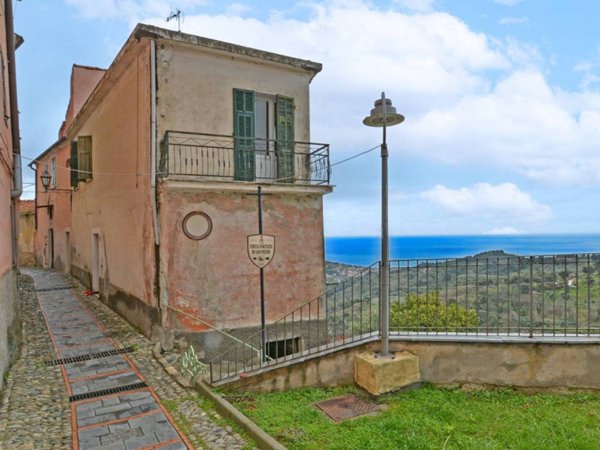 casa indipendente in vendita a Cipressa in zona Lingueglietta