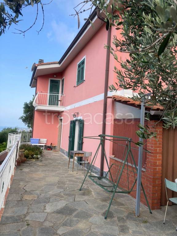 casa indipendente in vendita a Cipressa