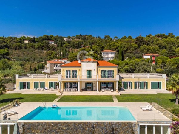 casa indipendente in vendita a Cipressa