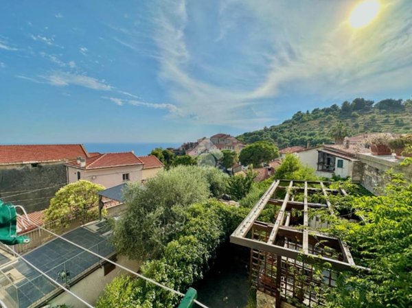 casa indipendente in vendita a Cipressa
