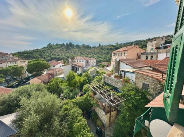 casa indipendente in vendita a Cipressa