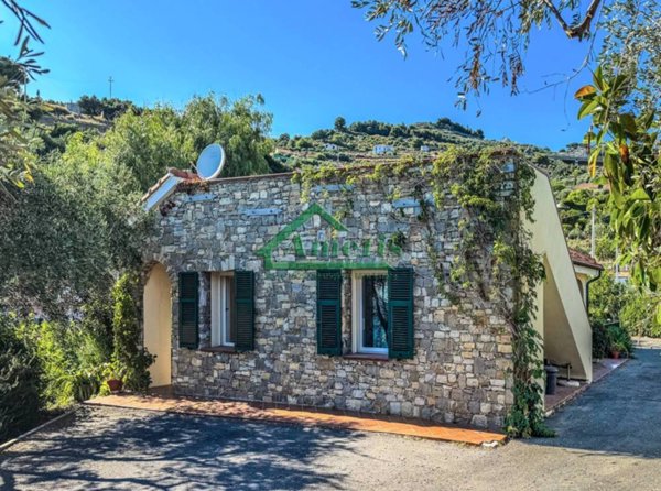casa indipendente in vendita a Cipressa
