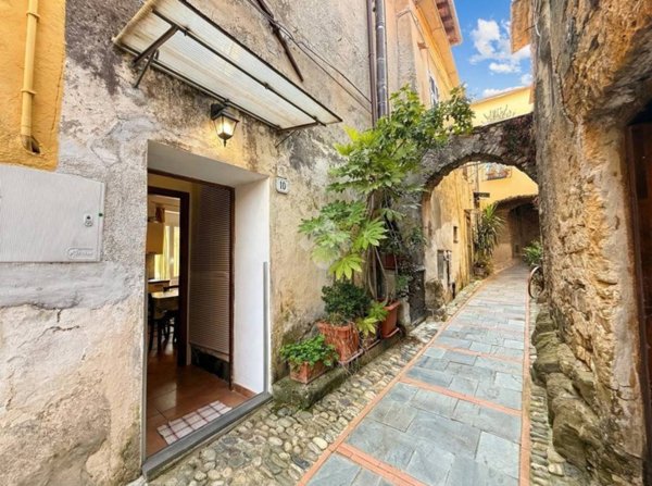 casa indipendente in vendita a Cipressa in zona Lingueglietta