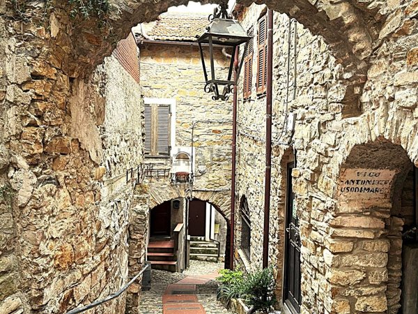 appartamento in vendita a Cipressa