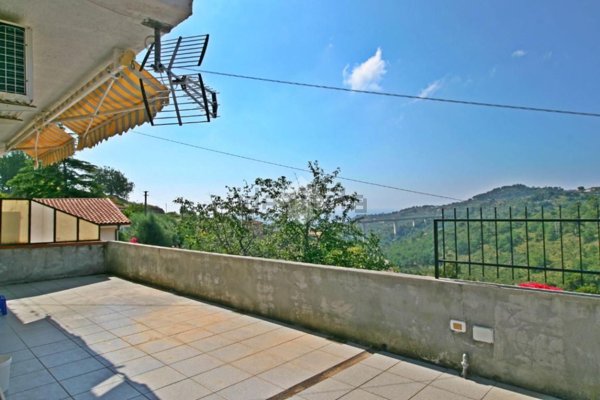 appartamento in vendita a Cipressa