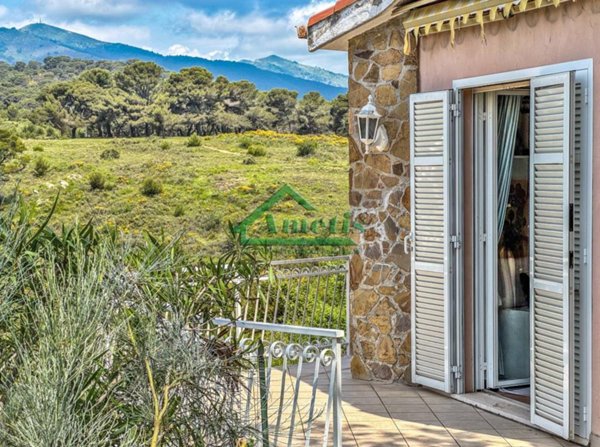 casa indipendente in vendita a Cipressa