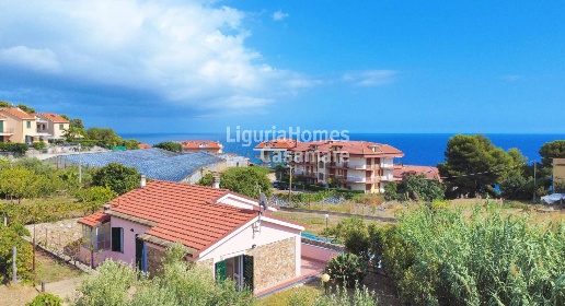 casa indipendente in vendita a Cipressa