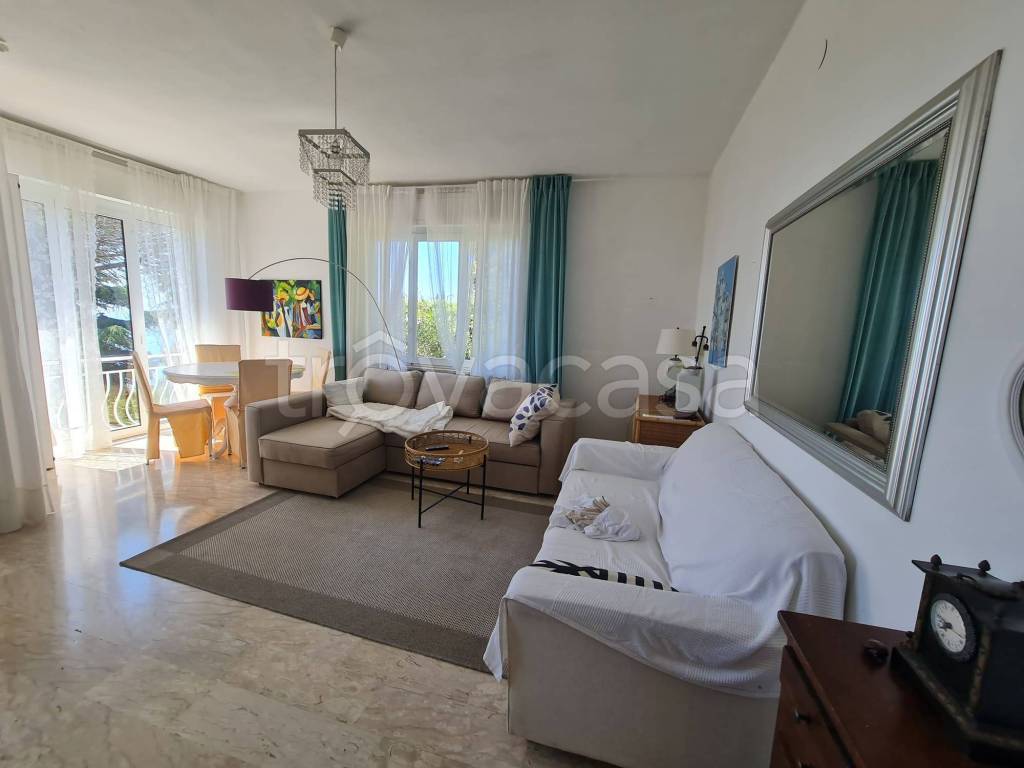 casa indipendente in vendita a Cipressa