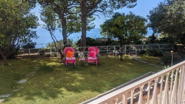 appartamento in vendita a Cipressa