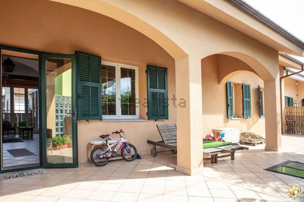 casa indipendente in vendita a Cipressa