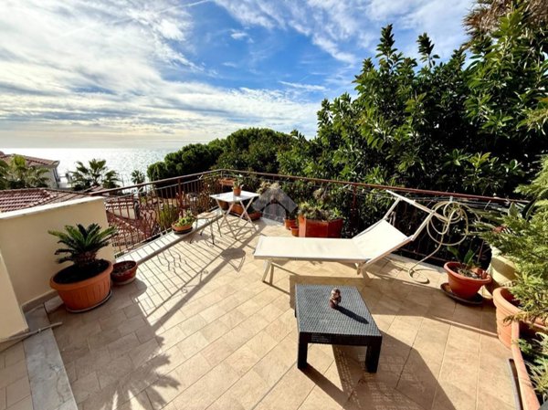 appartamento in vendita a Cipressa